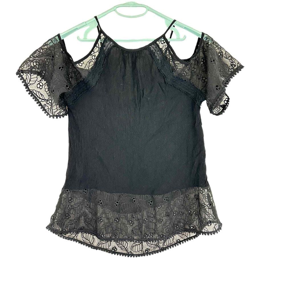 Heartloom Womens SZ S Black Lace Eyelet Accent Cold Shoulder‎ Pom Pom Trim Top - Picture 2 of 7